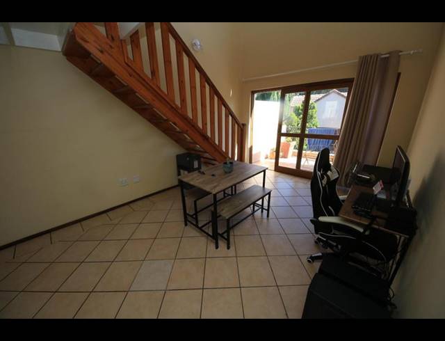 2 BEDROOM APARTMENT FOR SALE IN SUNNINGHILL